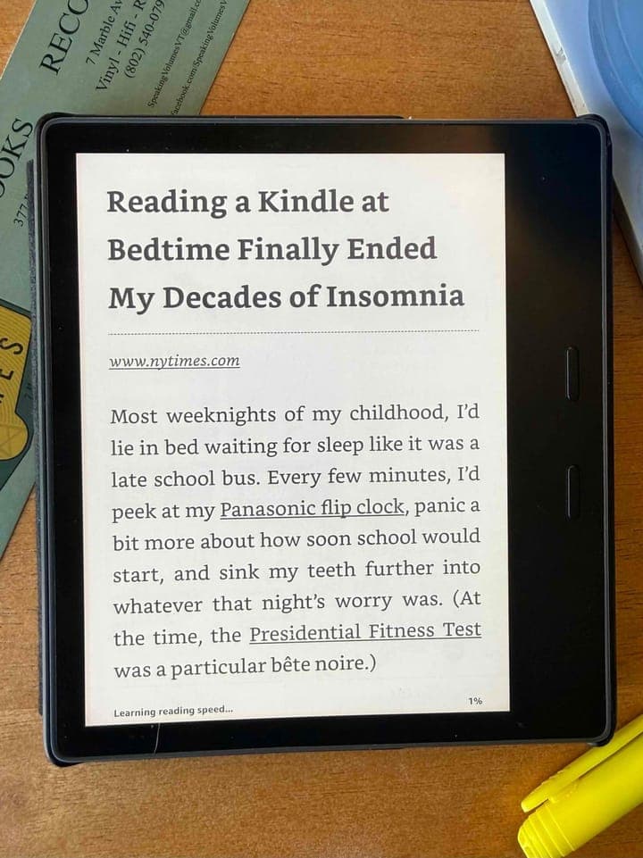 A Kindle showing the full New York Times Wirecutter article that was sent from the iPhone, with its links underlined.